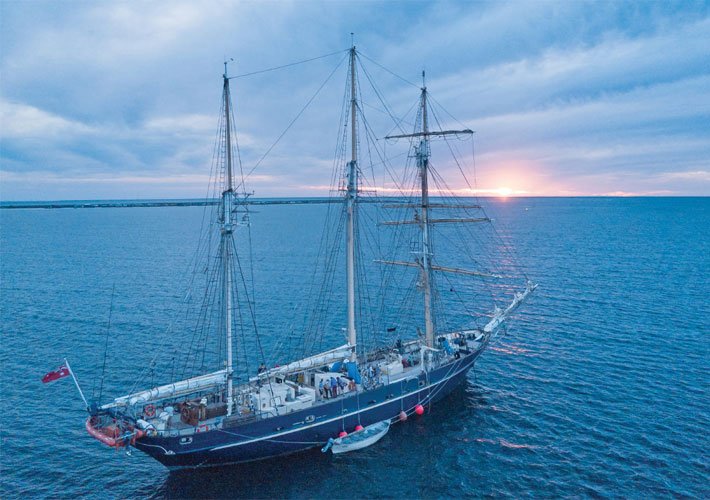 Image of the STS Leeuwin at sea, courtesy of Sailleeuwin Ocean Adventure Foundation.